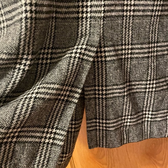 Grey Plaid Tailored Coat, Size XL - Picture 6 of 12